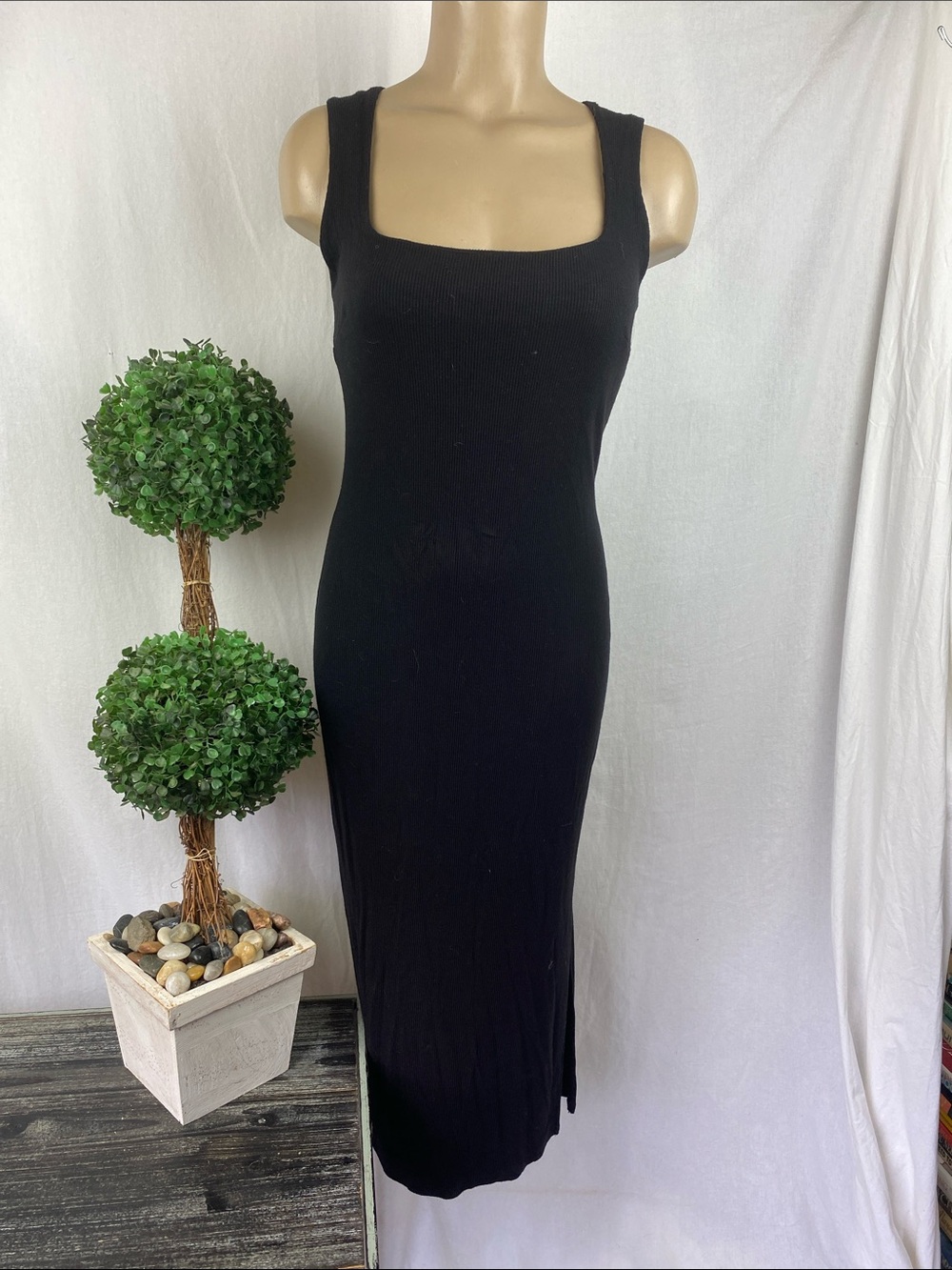 Anistar Black Sleeveless Ribbed Think Knit Long Maxi Dress M